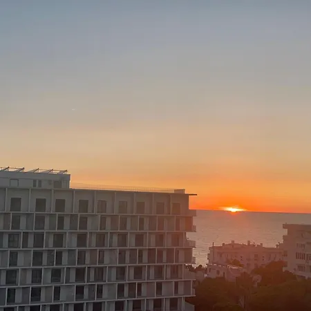 Lucky Luxury Panorama